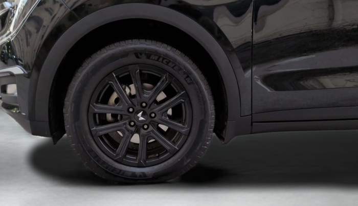 2024 Mahindra XUV700 AX 7 LUXURY D AT 7 STR, Diesel, Automatic, 20,913 km, Left Front Wheel