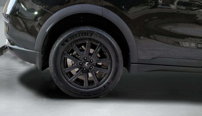 2024 Mahindra XUV700 AX 7 LUXURY D AT 7 STR, Diesel, Automatic, 20,913 km, Right Rear Wheel