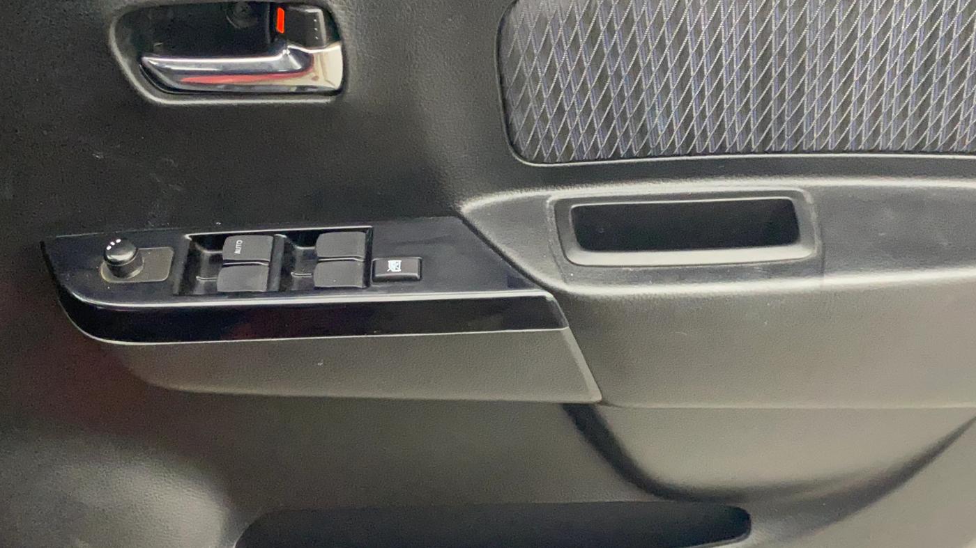 2014 Maruti Wagon R Stingray VXI, Petrol, Manual, 99,934 km, Driver Side Door Panels Control