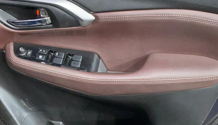 2022 Maruti Grand Vitara ALPHA SMART HYBRID AT, Petrol, Automatic, 58,453 km, Driver Side Door Panels Control