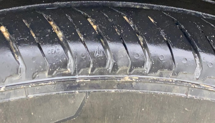 2022 Nissan MAGNITE XL, Petrol, Manual, 31,773 km, Right Rear Tyre Tread