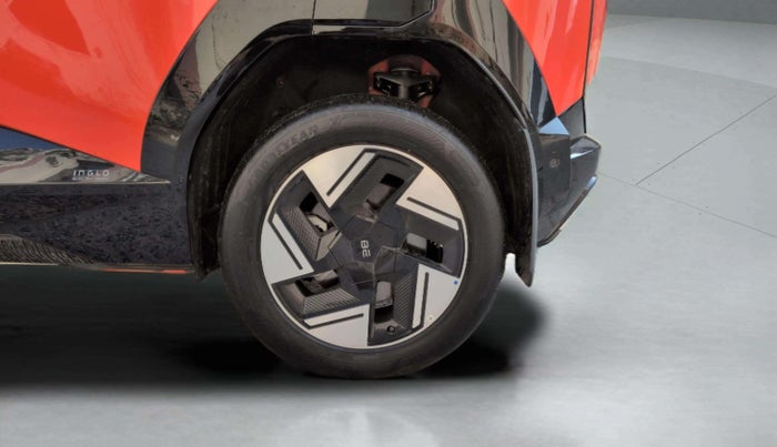 2025 Mahindra BE 6e Pack Three, Electric, Automatic, 3,651 km, Left Rear Wheel