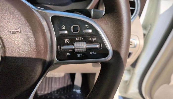 2021 Mercedes Benz GLC CLASS 200 Progressive, Petrol, Automatic, 27,513 km, Adaptive Cruise Control