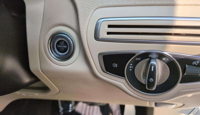 2021 Mercedes Benz GLC CLASS 200 Progressive, Petrol, Automatic, 27,513 km, Keyless Start/ Stop Button