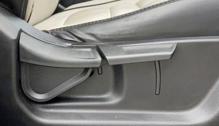 2021 KIA SELTOS HTK PLUS AT 1.5 DIESEL, Diesel, Automatic, 74,425 km, Driver Side Adjustment Panel