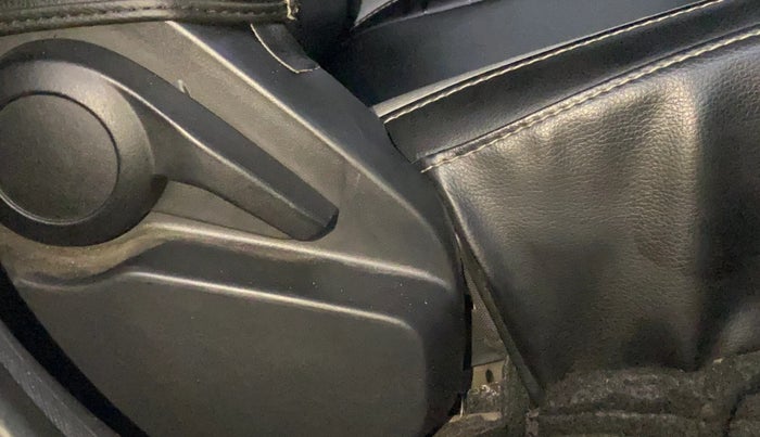 2023 Tata ALTROZ XM PLUS SUNROOF CNG, CNG, Manual, 18,802 km, Driver Side Adjustment Panel