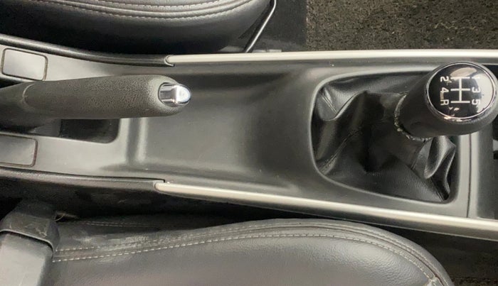 2017 Maruti Baleno DELTA PETROL 1.2, Petrol, Manual, 32,412 km, Gear Lever