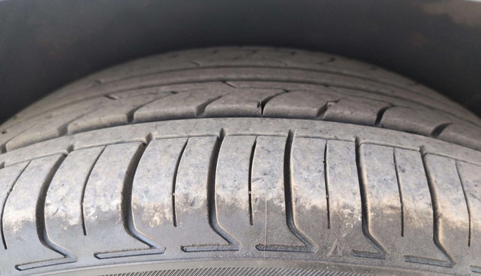 2017 Mercedes Benz E Class E 350D, Diesel, Automatic, 1,13,007 km, Left Front Tyre Tread