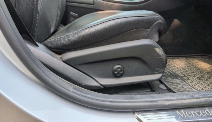 2017 Mercedes Benz E Class E 350D, Diesel, Automatic, 1,13,007 km, Driver Side Adjustment Panel