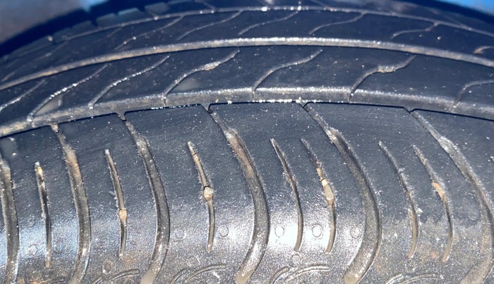 2013 Honda Brio S MT, Petrol, Manual, 67,018 km, Right Front Tyre Tread