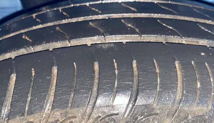 2013 Honda Brio S MT, Petrol, Manual, 67,018 km, Right Rear Tyre Tread