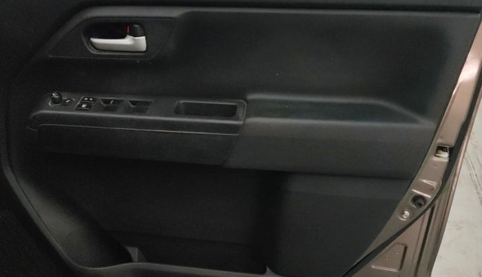 2020 Maruti New Wagon-R ZXI 1.2, Petrol, Manual, 61,552 km, Driver Side Door Panels Control