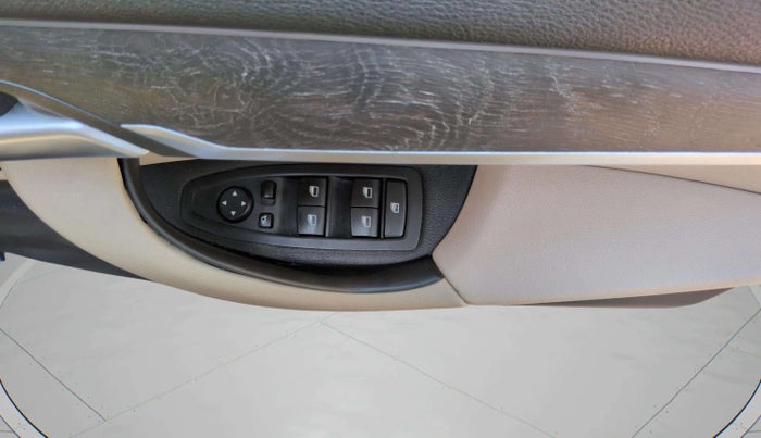 2018 BMW X1 sDrive 20d x Line, Diesel, Automatic, 69,892 km, Driver Side Door Panels Control