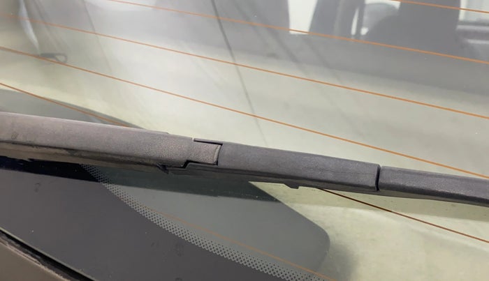 2017 Renault Duster RXS CVT, Petrol, Automatic, 68,204 km, Rear Wiper