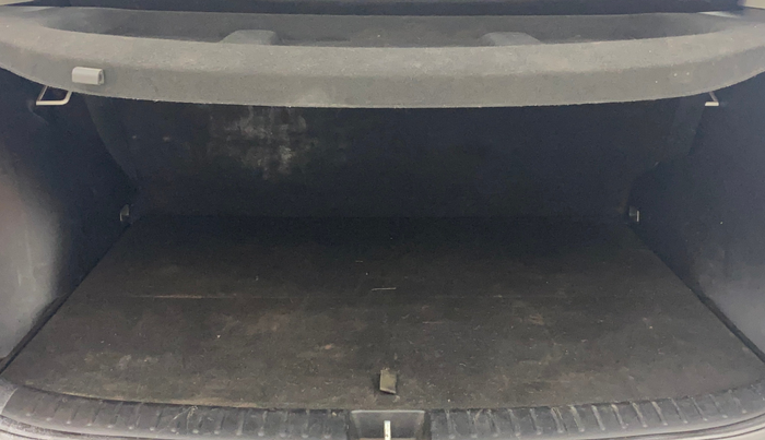 2020 KIA SELTOS HTK PLUS 1.5 DIESEL, Diesel, Manual, 1,47,705 km, Boot Inside