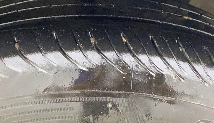 2020 KIA SELTOS HTK PLUS 1.5 DIESEL, Diesel, Manual, 1,47,705 km, Left Front Tyre Tread