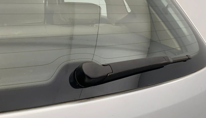 2014 Volkswagen Polo HIGHLINE1.2L, Petrol, Manual, 1,28,170 km, Rear Wiper