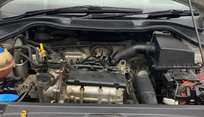 2014 Volkswagen Polo HIGHLINE1.2L, Petrol, Manual, 1,28,170 km, Engine View