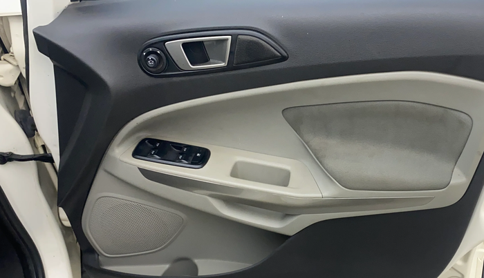 2015 Ford Ecosport TITANIUM 1.5L DIESEL, Diesel, Manual, 94,762 km, Driver Side Door Panels Control