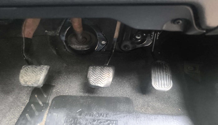 2020 Toyota Innova Crysta 2.4 VX 7 STR, Diesel, Manual, 74,069 km, Pedals