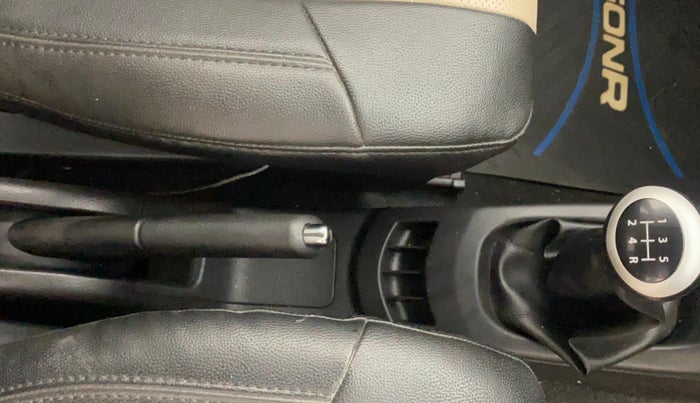 2018 Maruti Wagon R 1.0 VXI OPT, Petrol, Manual, 9,918 km, Gear Lever