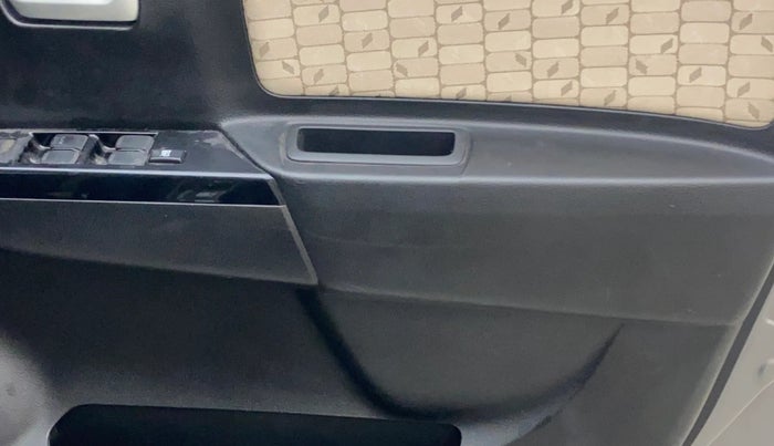 2018 Maruti Wagon R 1.0 VXI OPT, Petrol, Manual, 9,918 km, Driver Side Door Panels Control