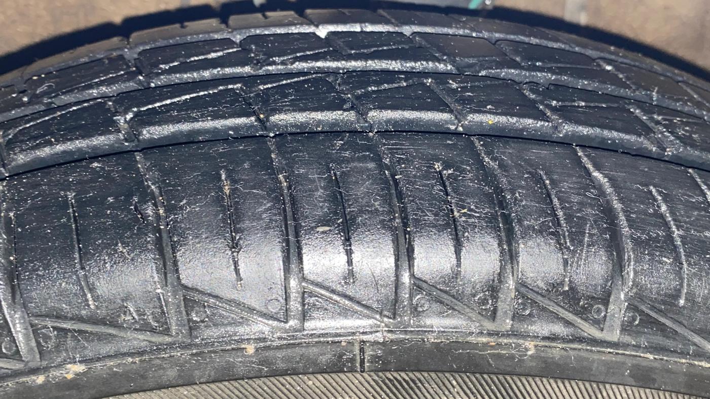 2021 Maruti Alto VXI, Petrol, Manual, 8,685 km, Left Front Tyre Tread