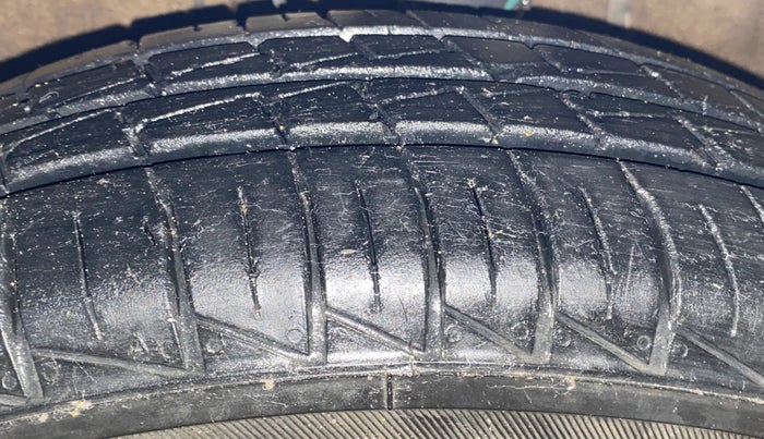 2021 Maruti Alto VXI, Petrol, Manual, 8,685 km, Left Front Tyre Tread