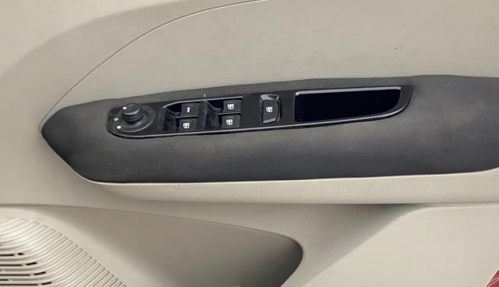 2020 Renault TRIBER RXZ AMT, Petrol, Automatic, 29,884 km, Driver Side Door Panels Control