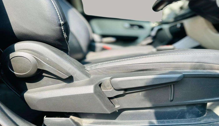 2022 Tata ALTROZ XZA PLUS, CNG, Automatic, 29,288 km, Driver Side Adjustment Panel