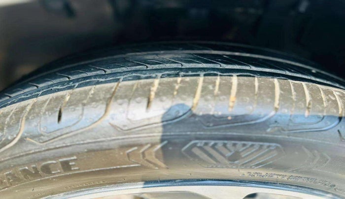 2022 Tata ALTROZ XZA PLUS, CNG, Automatic, 29,288 km, Left Front Tyre Tread