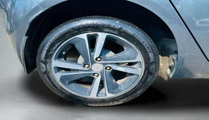 2022 Tata ALTROZ XZA PLUS, CNG, Automatic, 29,288 km, Right Rear Wheel