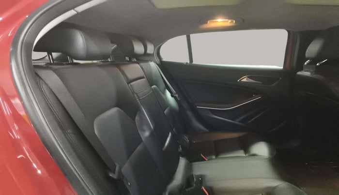 2014 Mercedes Benz GLA Class 200 CDI SPORT, Diesel, Automatic, 88,220 km, Right Side Rear Door Cabin