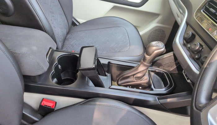 2022 Tata Safari XMA, Diesel, Automatic, 19,584 km, Gear Lever