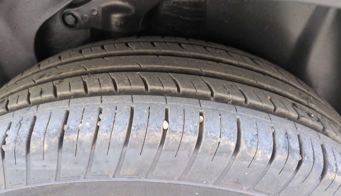 2022 Tata Safari XMA, Diesel, Automatic, 19,584 km, Right Rear Tyre Tread