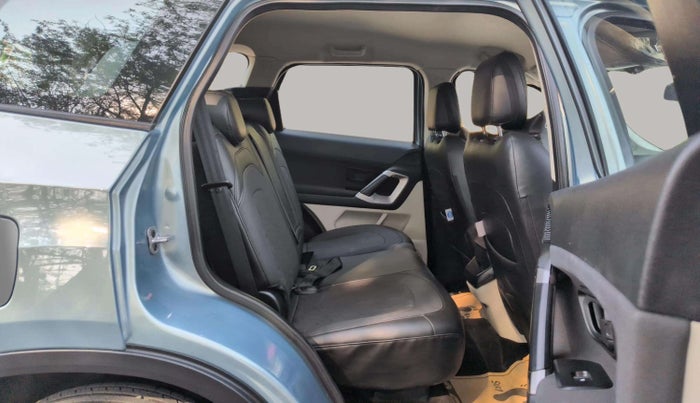 2022 Tata Safari XMA, Diesel, Automatic, 19,584 km, Right Side Rear Door Cabin