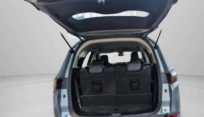 2022 Tata Safari XMA, Diesel, Automatic, 19,584 km, Boot Inside