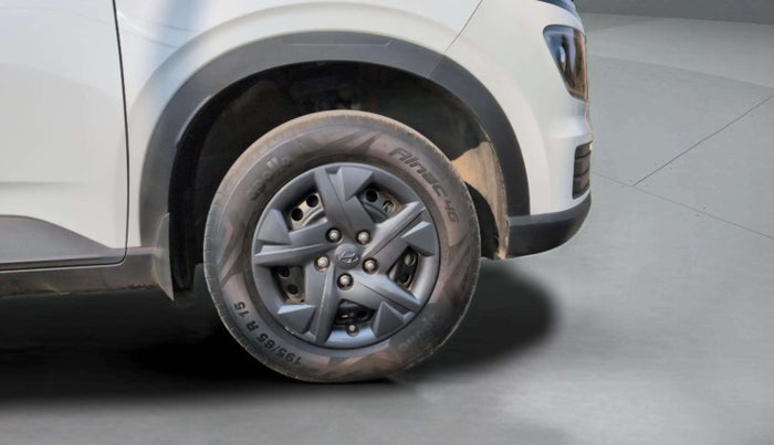 2023 Hyundai VENUE SX 1.2 PETROL, Petrol, Manual, 43,022 km, Right Front Wheel