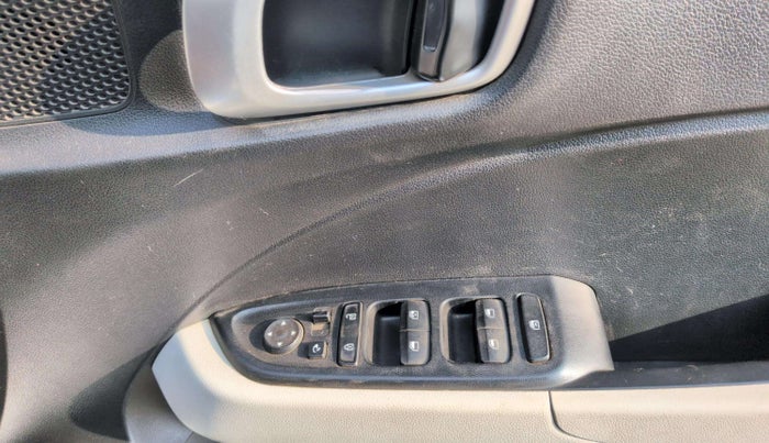 2023 Hyundai VENUE SX 1.2 PETROL, Petrol, Manual, 43,022 km, Driver Side Door Panels Control