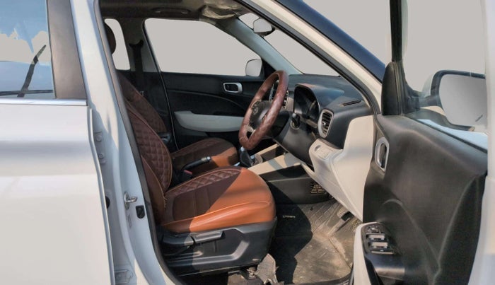 2023 Hyundai VENUE SX 1.2 PETROL, Petrol, Manual, 43,022 km, Right Side Front Door Cabin