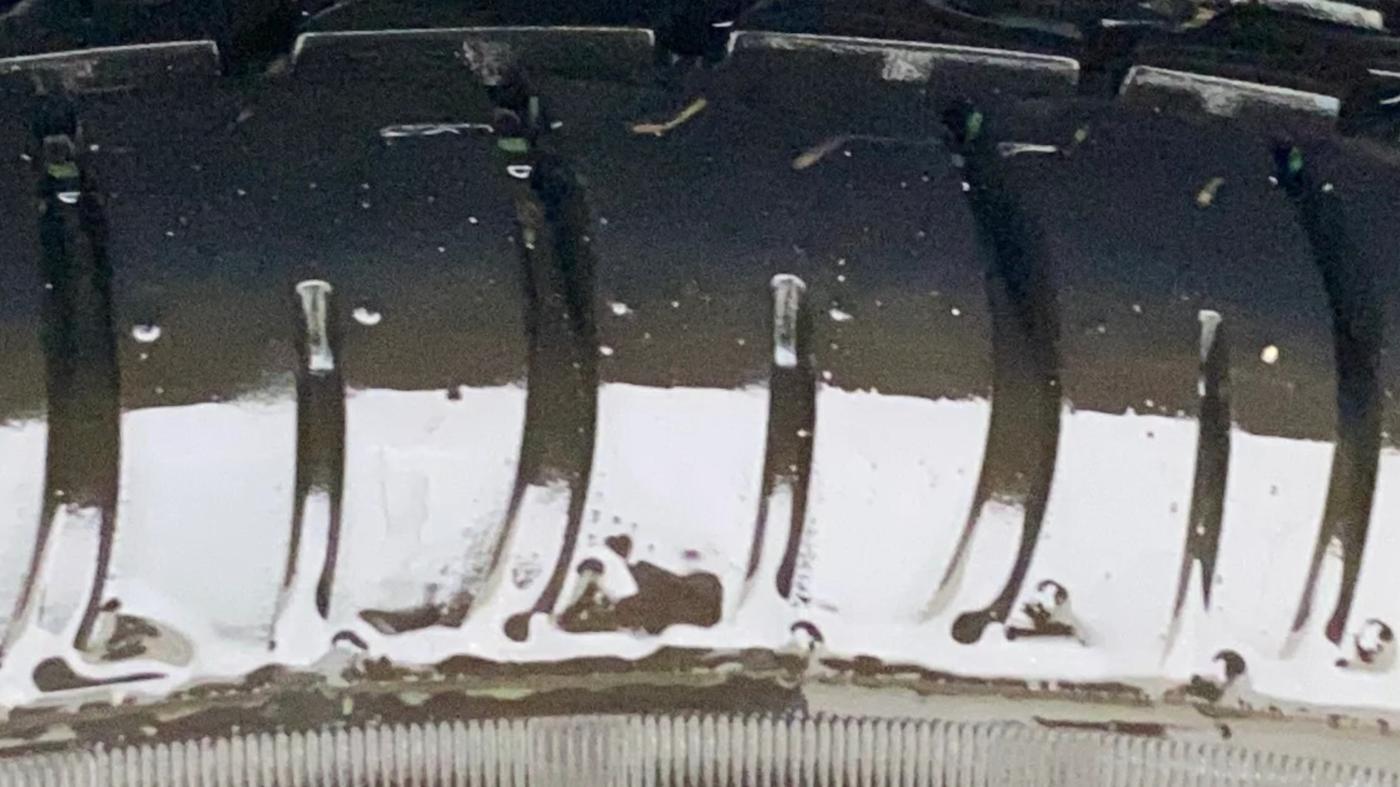 2022 Mahindra XUV300 W8 (O) 1.2 PETROL AMT, Petrol, Automatic, 26,264 km, Left Rear Tyre Tread