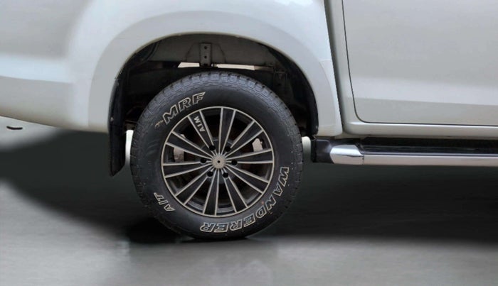 2018 ISUZU D-Max V Cross 4*4 MT, Diesel, Manual, 1,14,493 km, Right Rear Wheel