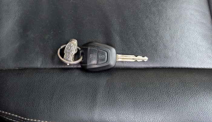 2018 ISUZU D-Max V Cross 4*4 MT, Diesel, Manual, 1,14,493 km, Boot Open Zoomed View