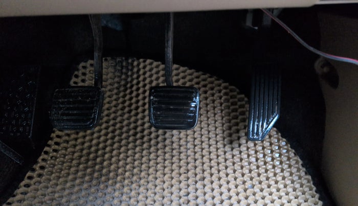 2018 ISUZU D-Max V Cross 4*4 MT, Diesel, Manual, 1,14,493 km, Pedals