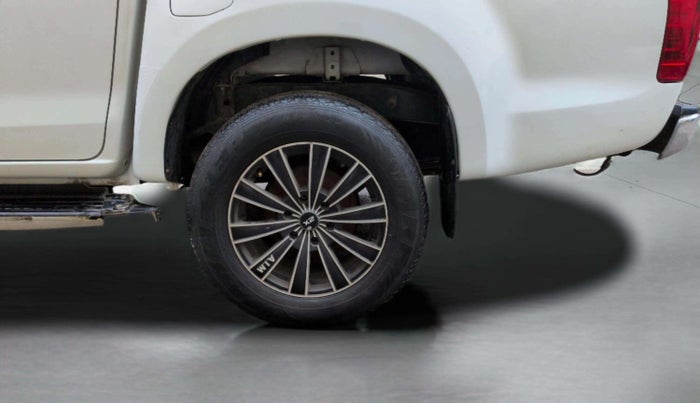 2018 ISUZU D-Max V Cross 4*4 MT, Diesel, Manual, 1,14,493 km, Left Rear Wheel