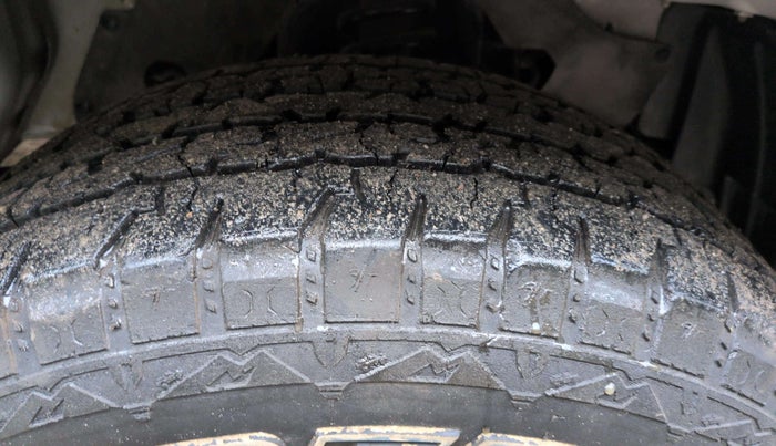 2018 ISUZU D-Max V Cross 4*4 MT, Diesel, Manual, 1,14,493 km, Left Front Tyre Tread