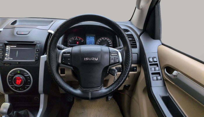 2018 ISUZU D-Max V Cross 4*4 MT, Diesel, Manual, 1,14,493 km, Steering Wheel Close Up