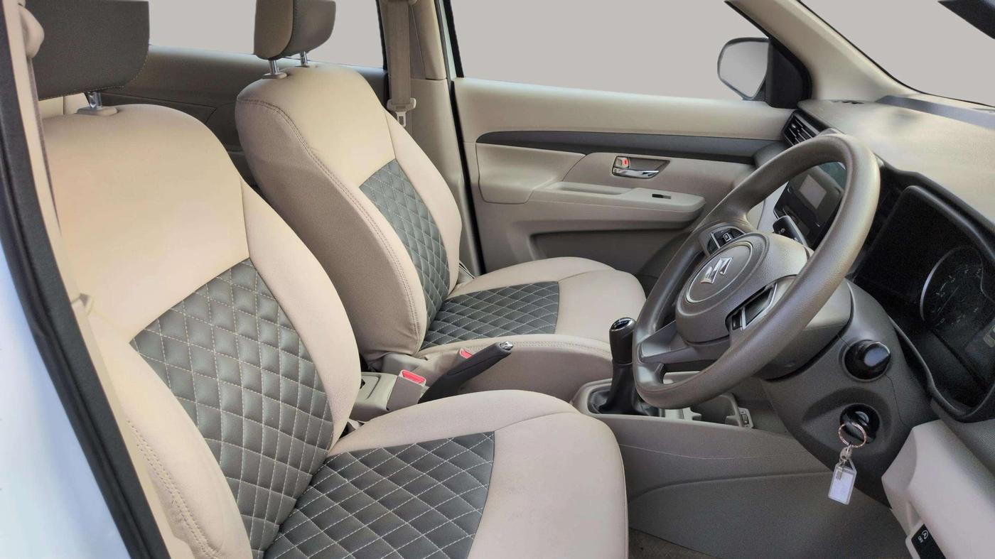 2022 Maruti Ertiga VXi (O), Petrol, Manual, 15,361 km, Right Side Front Door Cabin
