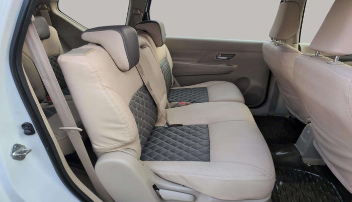 2022 Maruti Ertiga VXi (O), Petrol, Manual, 15,361 km, Right Side Rear Door Cabin