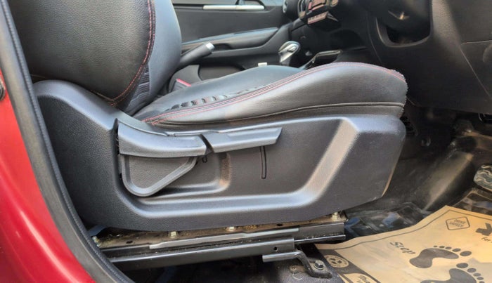 2020 KIA SONET GTX PLUS 1.5 AT, Diesel, Automatic, 37,875 km, Driver Side Adjustment Panel